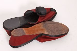 1940s Red and Black Striped Open Toe Peep Toe Boudoir Bed Slippers - Size 7 1/2 - Fashionconstellate.com