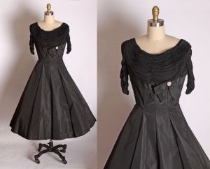 1950s Inky Black Crisp Taffeta Full Skirt Knit Jersey Ruched Knee Length Formal Cocktail Dress