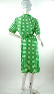 1970s dress green white lattice print nylon button front shirtwaist Serbin Size L - Fashionconstellate.com