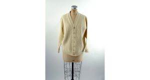 Cable knit cardigan sweater ivory cream Acrylic wool blend by Warren Knit 1960s 1970s Size L