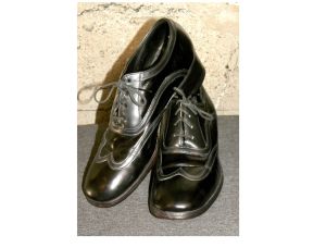 70s FLORSHEIM Leather Platform Shoes | Funky Dress Shoes | Men 10 C - Fashionconstellate.com
