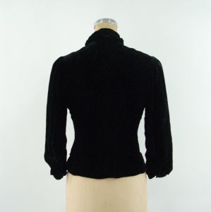 1930s black silk velvet jacket with Art Deco rhinestone brooch rhinestone buttons Size M - Fashionconstellate.com