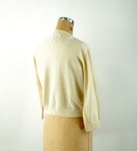 1950s/60s beaded lambs wool blend cardigan sweater ivory white cropped Size M - Fashionconstellate.com