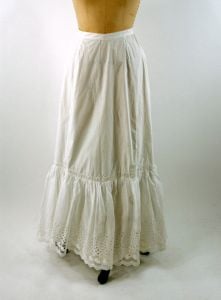 Edwardian petticoat white cotton with eyelet lace ruffled hem Size S - Fashionconstellate.com
