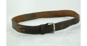 1930s leather belt hand tooled brown distressed Size 24 - 34 - Fashionconstellate.com