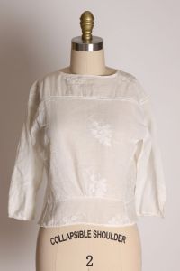 1900s 1910s Edwardian Sheer White Floral Embroidered 3/4 Length Sleeve Button Up Back Blouse - S/M