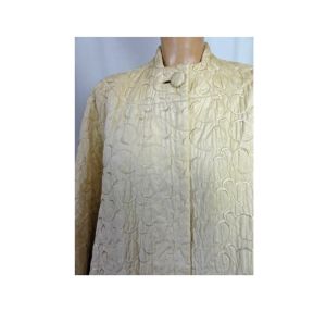 Vintage 40s Quilted Cape Short Robe Bed Jacket Cream with Scrolling Embroidery Hollywood Regency - Fashionconstellate.com