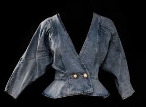 Size 10 Denim Jacket 1980s 90s Stonewashed Blue Jean Jacket Deco Pockets Tapered Sleeve Faux Pearls