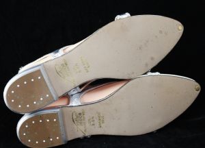 Size 8 1960s Silver Sandals Mod Glamour Metallic Summer Shoes - 60s Open Toe X Strap Beachy Strappy - Fashionconstellate.com
