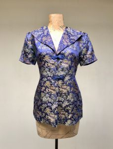 Vintage 1940s Chinese Pajama Top, 40s Loungewear, Blue Satin Damask Puffed Sleeve Boudoir Top - Fashionconstellate.com