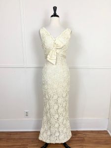 1960's Vintage Lace and Ribbon Bridal Gown | I. Magnin | Bust 34'' | Waist 26'' | Hips 36'' | Pin Up 