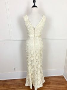 1960's Vintage Lace and Ribbon Bridal Gown | I. Magnin | Bust 34'' | Waist 26'' | Hips 36'' | Pin Up  - Fashionconstellate.com