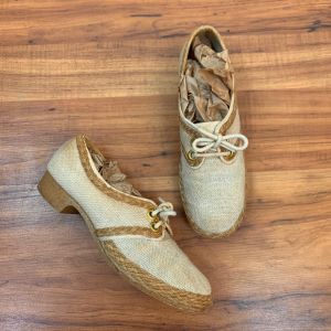 1970's Vintage 30's Style Burlap and Rope Shoes | Size 6.5 | Day Shoes | Casual Shoes - Fashionconstellate.com