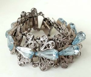 1950s Baby Blue Glass Teardrop Link Bracelet