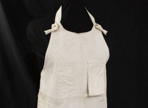 1930s Work Wear Apron Natural Cotton Canvas by H.W. Carter & Sons - Watch The Wear Union Made Label - Fashionconstellate.com