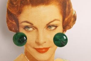 1950s Green Swirl Lucite Matching Clip On Earrings and Ring by Celebrity - Fashionconstellate.com