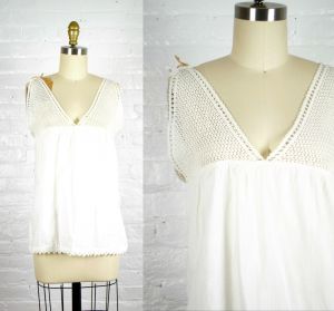 Victorian white cotton and crochet lace top . Edwardian 1900s sleeveless blouse . medium