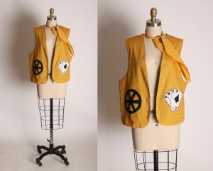 Late 1960s Early 1970s Tan Black & White Sleeveless Novelty Poker Playing Cards Vest with Neck Scarf