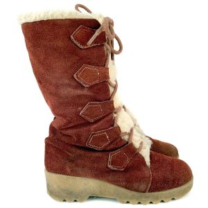 Vintage 1970s Brown Suede Wedge Lace Up Fleece Lined Winter Boots  | Sizes 8-8.5 - Fashionconstellate.com