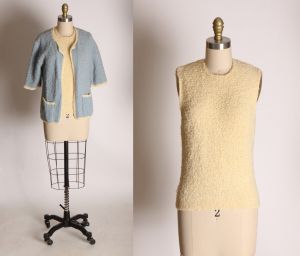 Late 1950s Early 1960s Cream and Blue Knit Sleeveless Blouse with Matching Jacket - S