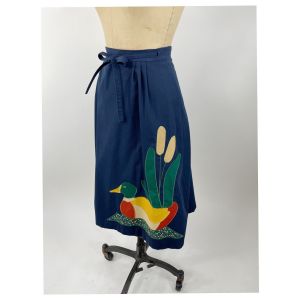 1970s 80s wrap skirt with calico mallard duck appliqué size M