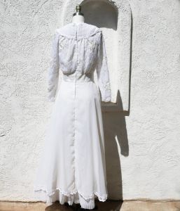 1970s Wedding Dress - Fashionconstellate.com