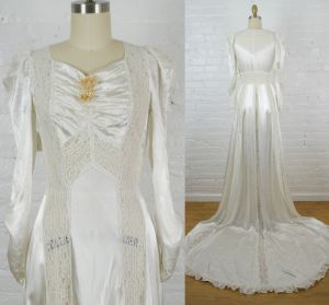 1930s white satin and lace wedding dress with long train and wax flowers corsage . xsmall - Fashionconstellate.com