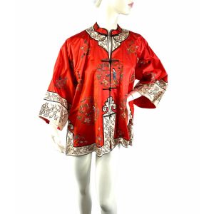 Vintage red silk Chinese jacket with Forbidden Stitch Peking Knot embroidery Size 46 chest