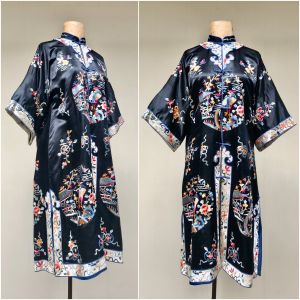 Rare Antique 1920s-30s Chinese Surcoat Black Silk Evening Coat Hand Embroidered Museum Quality