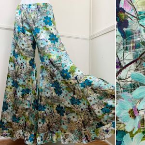 Medium | Y2K Vintage Abstract Photo-Realistic Floral Bellbottom Pants | Waist 28'' | Hips 40'' | Bell 
