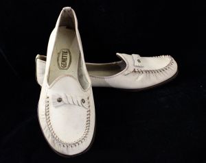 Size 7 1960s Shoes - Unworn Taupe Neutral Bone Leather Moccasin Style Loafers - Late 1950s 60s Slip  - Fashionconstellate.com