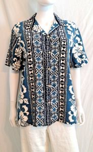 1960s 1970s Mens Blue Hawaiian Print Tiki Shirt Size Large 44 Chest