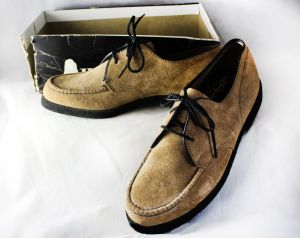 Size 1.5 Boys Shoes Authentic 1960s Beige Suede Child Size 1 1/2 W - Boy's Authentic Leather Oxford