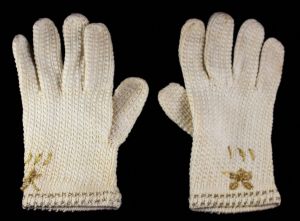 1950s Winter Gloves with Silver & Gold Metallic Embroidery - Sweet 50s Cream Texture Knit Charming 