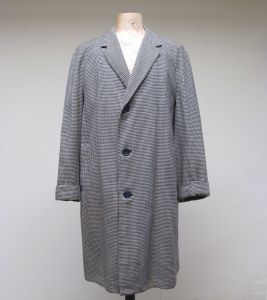 Vintage 1960s Mens Aquascutum Overcoat Classic Black/White Wool Houndstooth Top Coat Raglan Sleeves