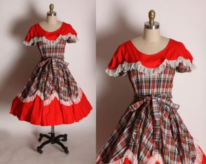 1970s Red, Brown and White Plaid Short Sleeve Ruffle Prairie Western Cottagecore Square Dance Dress 