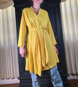 M/ Vintage 60’s Yellow Vanity Fair Robe, Mid Length Robe with Sash, Mod/Funky/Dreamcore Clothing