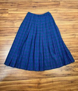 Medium | 1980's Vintage Wool Pleated Skirt by Pendleton Petite | Size 8 - Fashionconstellate.com