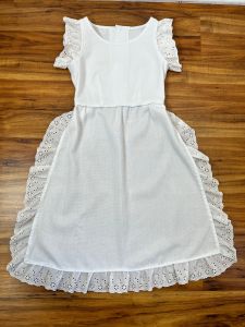 Juniors- Small | 1970's Vintage Waffle Cotton and Eyelet Pinafore | Cottagecore - Fashionconstellate.com