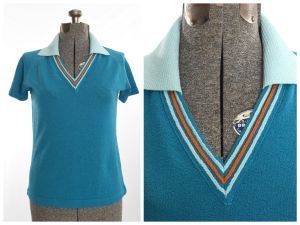 Late 60s Early 70s Vintage Blue Knit Short Sleeve V-Neck Shirt by Talbott Travler | M/L | Bust 38''