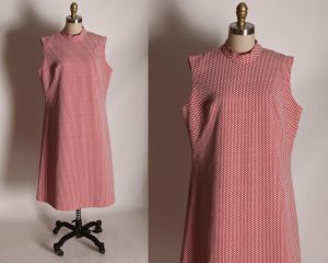 1960s Red and White Sleeveless Double Knit Polyester Plus Size Shift Dress - XL/XXL
