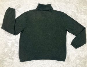 M-L/ Men’s Vintage Gray Wool Sweater by Pendleton, Lightweight Turtleneck Sweater - Fashionconstellate.com