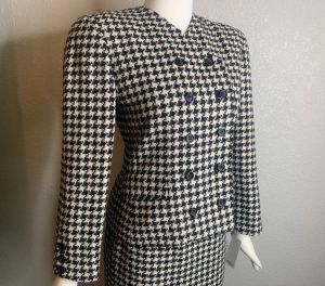 Bill Blass 80s Designer Houndstooth Wool Suit | Size XS | Perfect Like-New Condition - Fashionconstellate.com