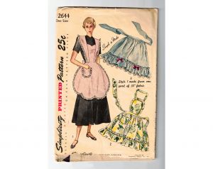 1940s 50s Apron Sewing Pattern - Full Bib or Half Skirt Style - Ruffles and Bows - Scalloped Edge 