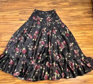 Small | Y2K Vintage Black Rose Print Maxi Skirt - Fashionconstellate.com