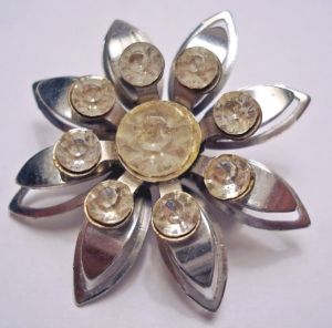 Lot of 2 Vintage 50s-60s Clear Rhinestone Flower Pin & Screw Back Earrings Atomic Wedding Jewelry