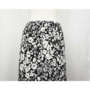 Y2K Skirt Black White Floral Print by Briggs New York | Vintage Misses M - Fashionconstellate.com