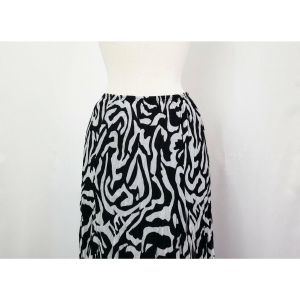 Y2K Skirt Black White Pink Pattern Crinkle A-Line by Rafael | Vintage Misses M - Fashionconstellate.com