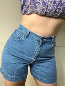 Large- Size 12 | 1990's Vintage Mom Jean Shorts by Westport Denim