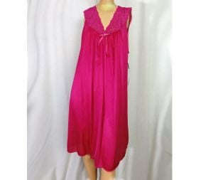 Vintage 80s Lacy Raspberry Pink Vanity Fair Nightgown NOS Deadstock | L/XL - Fashionconstellate.com